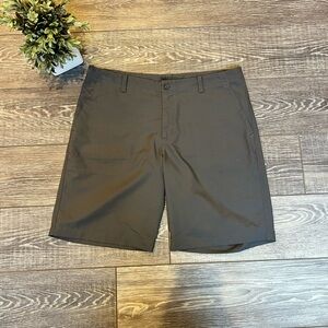 Nike Men’s Gray Golf Shorts